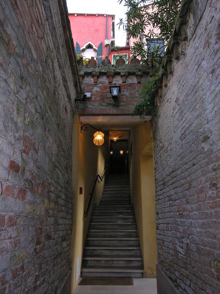 Ca' Centopietre Venesia Bagian luar foto