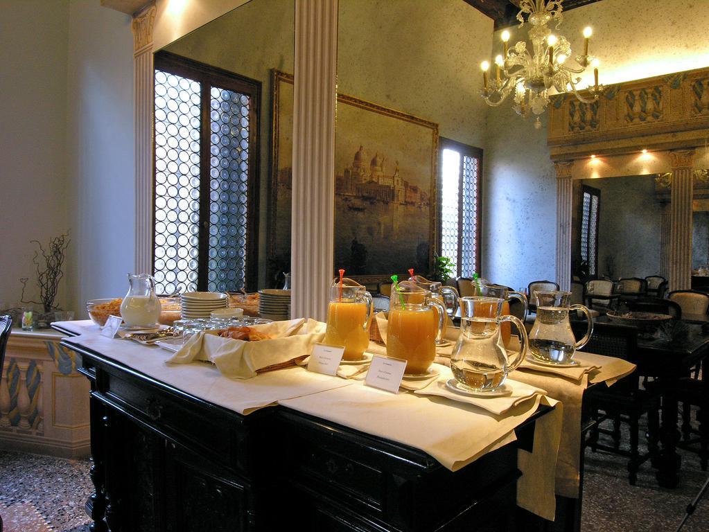Ca' Centopietre Venesia Bagian luar foto