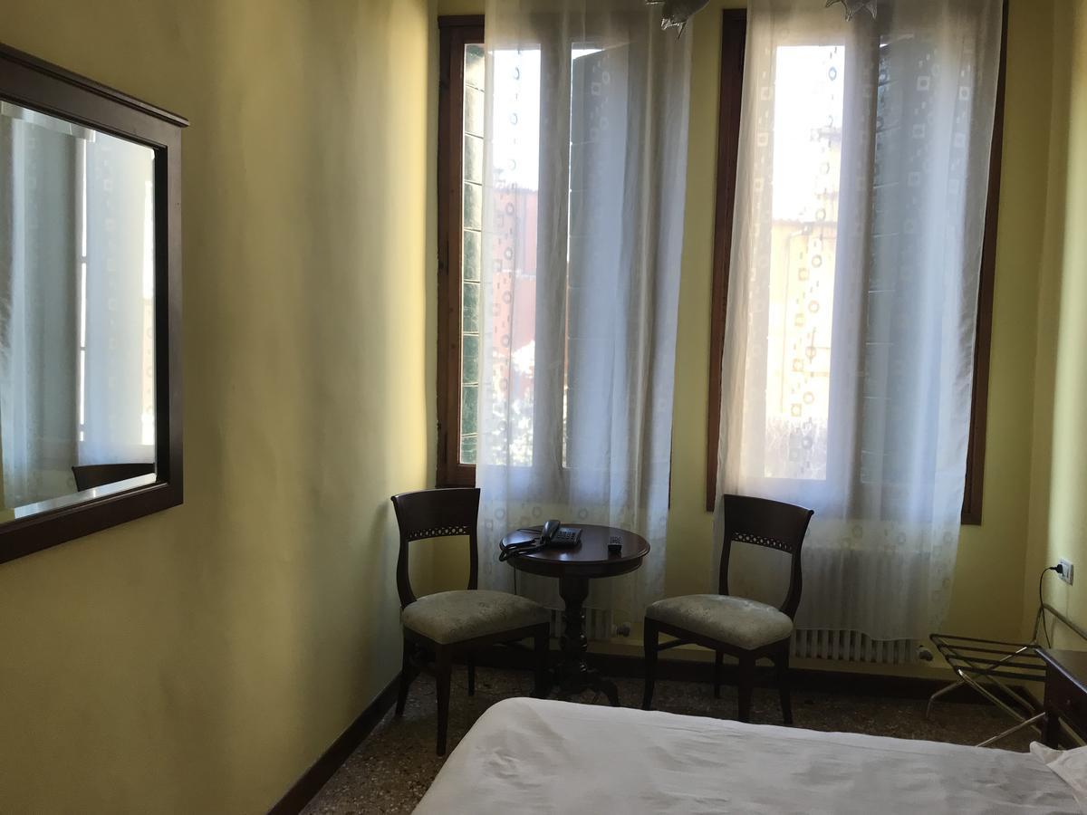 Ca' Centopietre Venesia Bagian luar foto